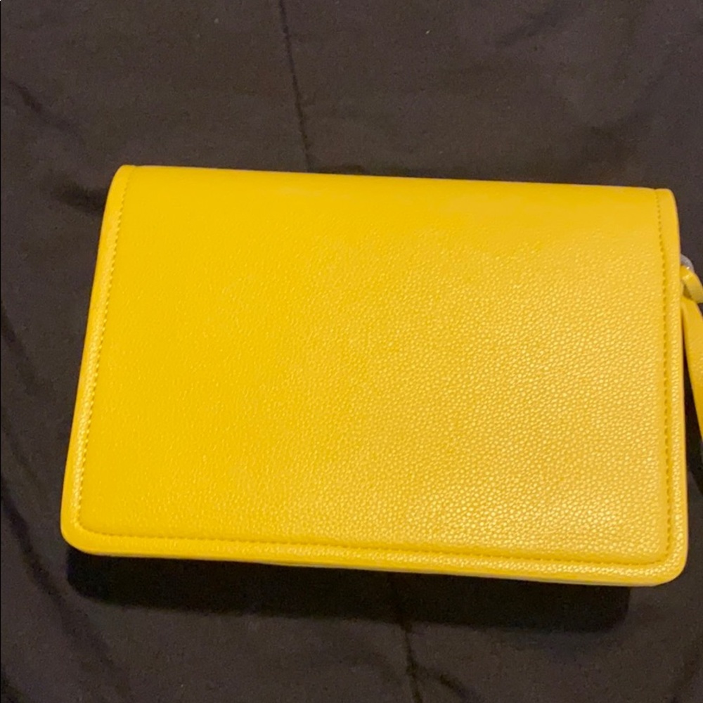 High yellow purse